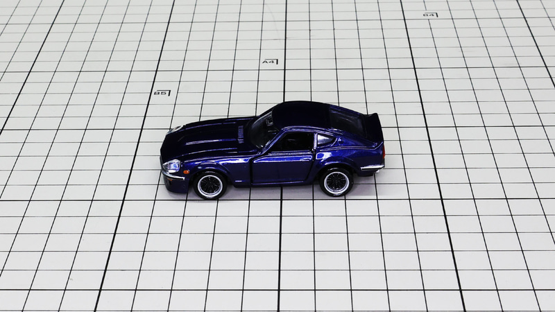 サイド：ロングノーズ・ショートデッキのフェアレディZのスタイリングそのままに！