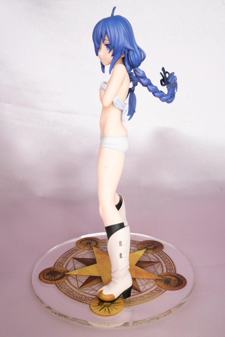 そして、恒例の８方向画像。角度によって変わるロキシーの表情やボディラインの魅力にノックアウト！