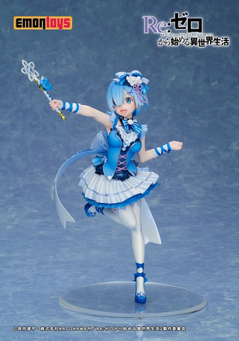 リゼロ」から、青と白を基調とした魔法少女の衣装の「レム」が