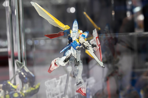 特別企画】【ガンダムベース撮り下ろし】バード形態にも変形可能