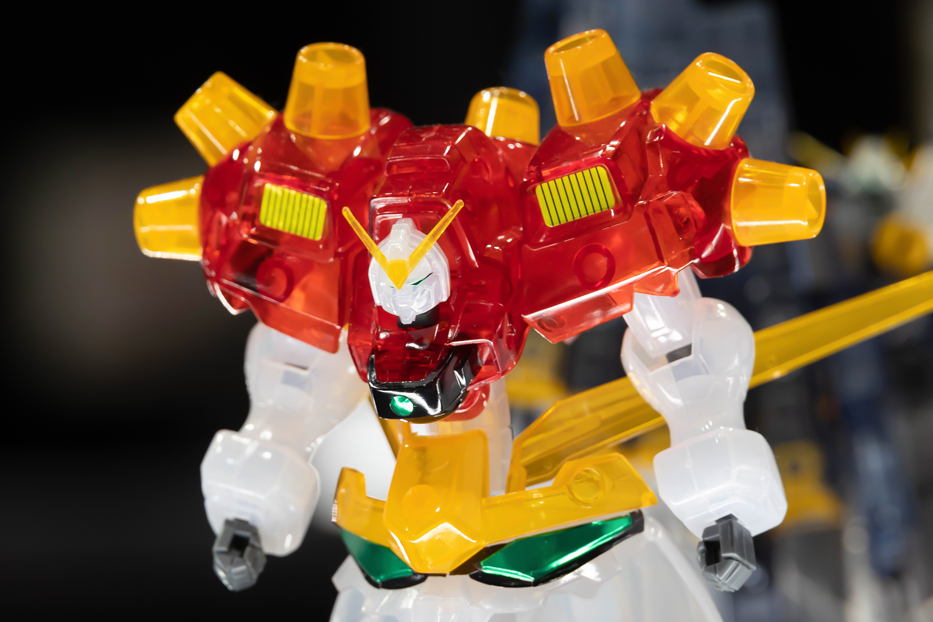 クリアパーツの素晴らしいところは、中の構造が見えるところだ