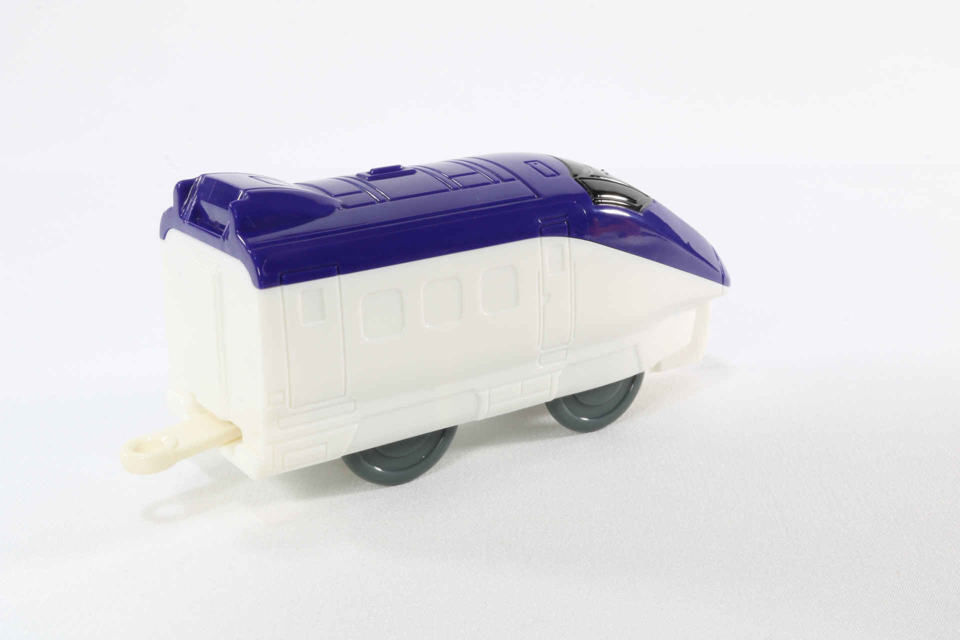 左右に巨大な戦車用のローラーを備えた洗車場