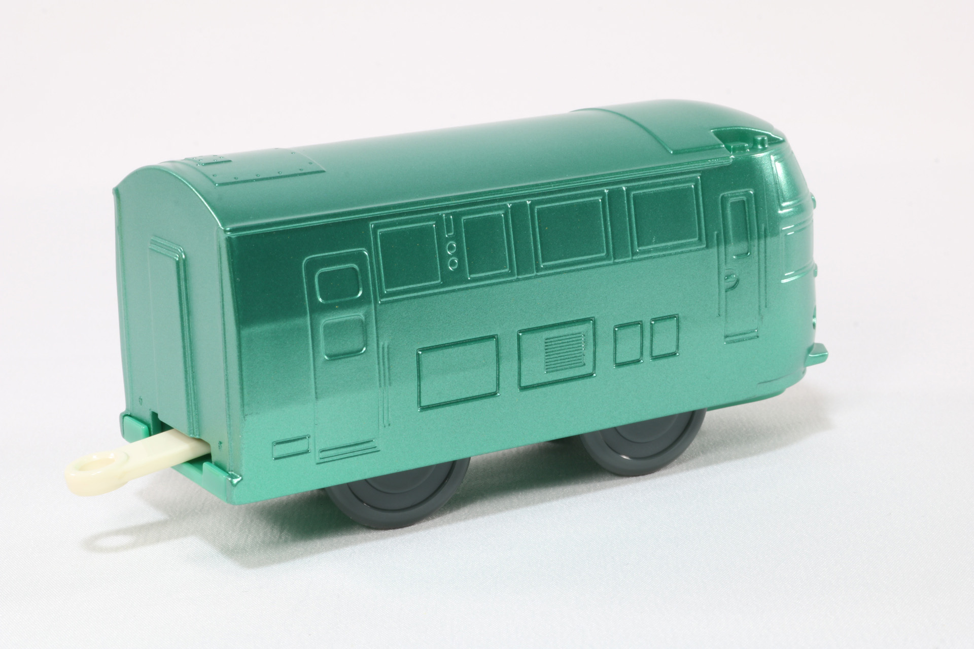 ハッピーセット駅はホームと屋根を合わせる