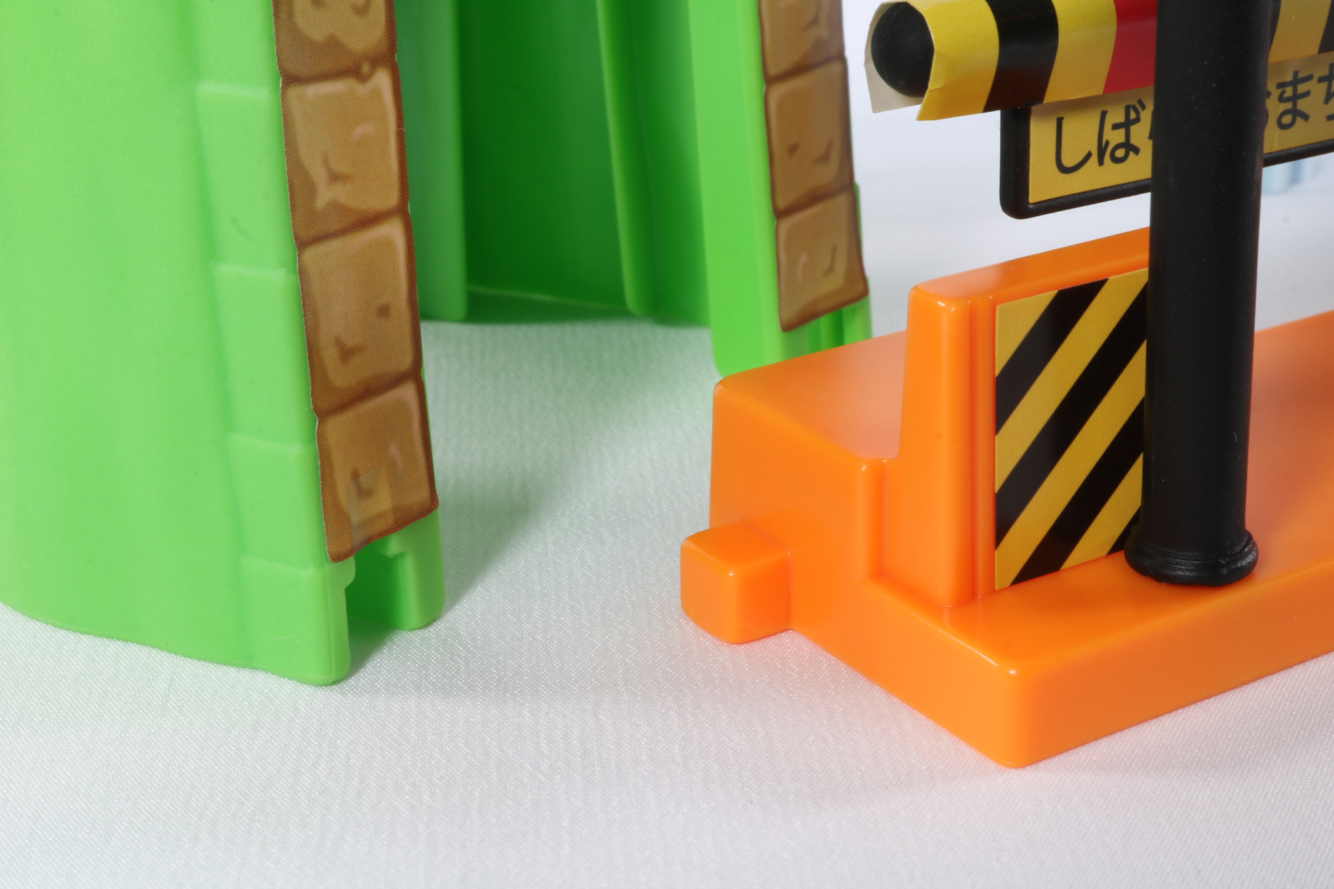 情景パーツは凹凸部に合わせて連結することができる