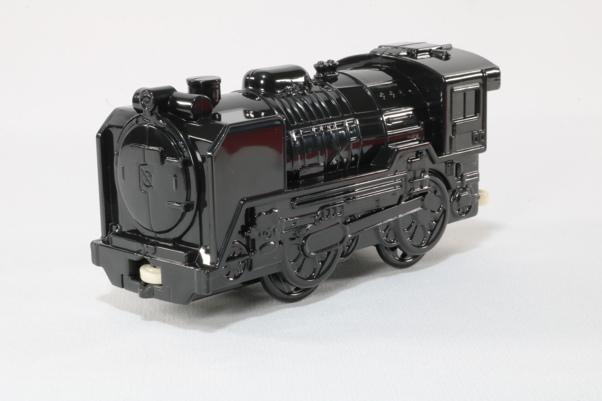 ノスタルジックなデザインの「D51 200号機蒸気機関車」