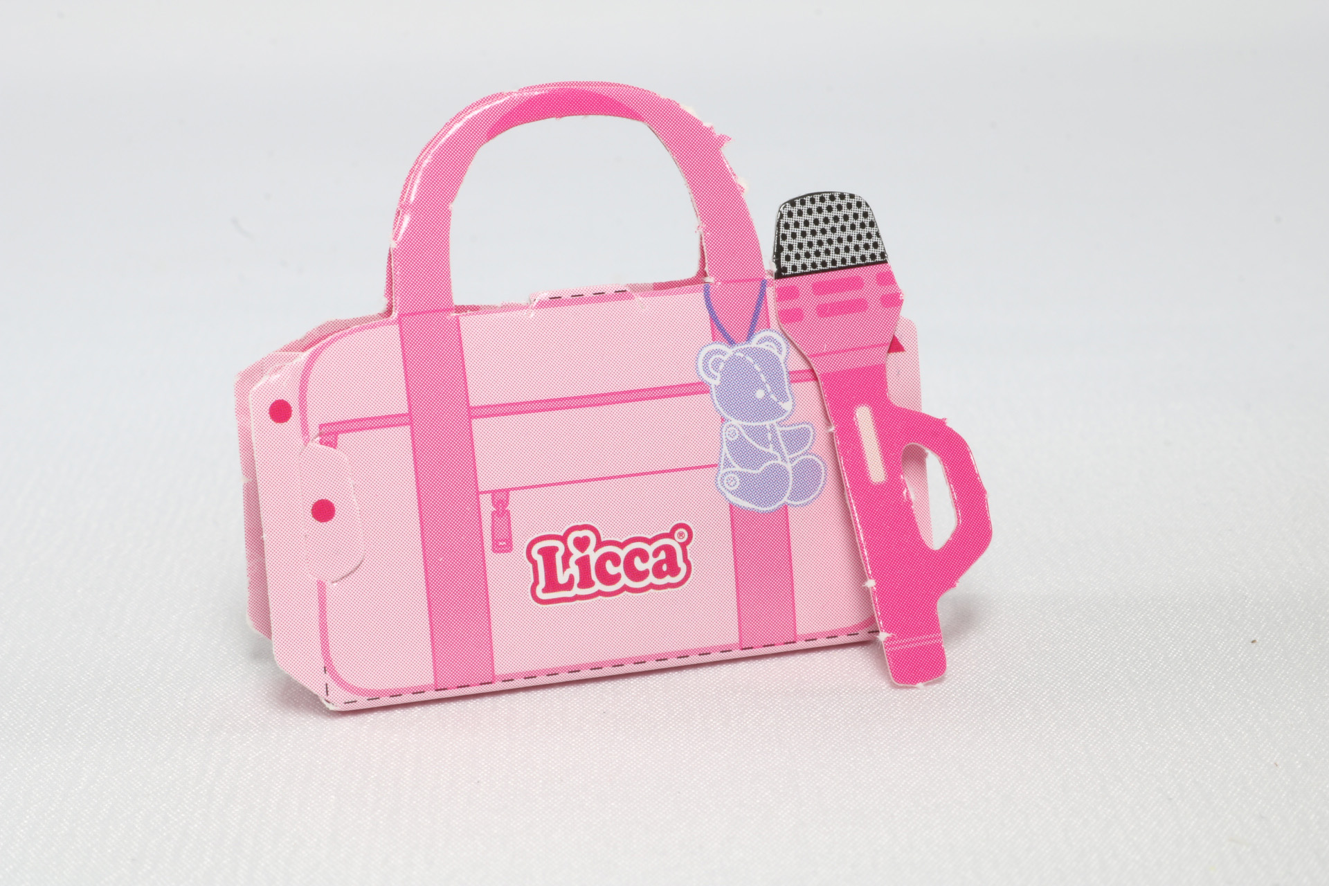 切り離して組み立てることでそれぞれ完成する