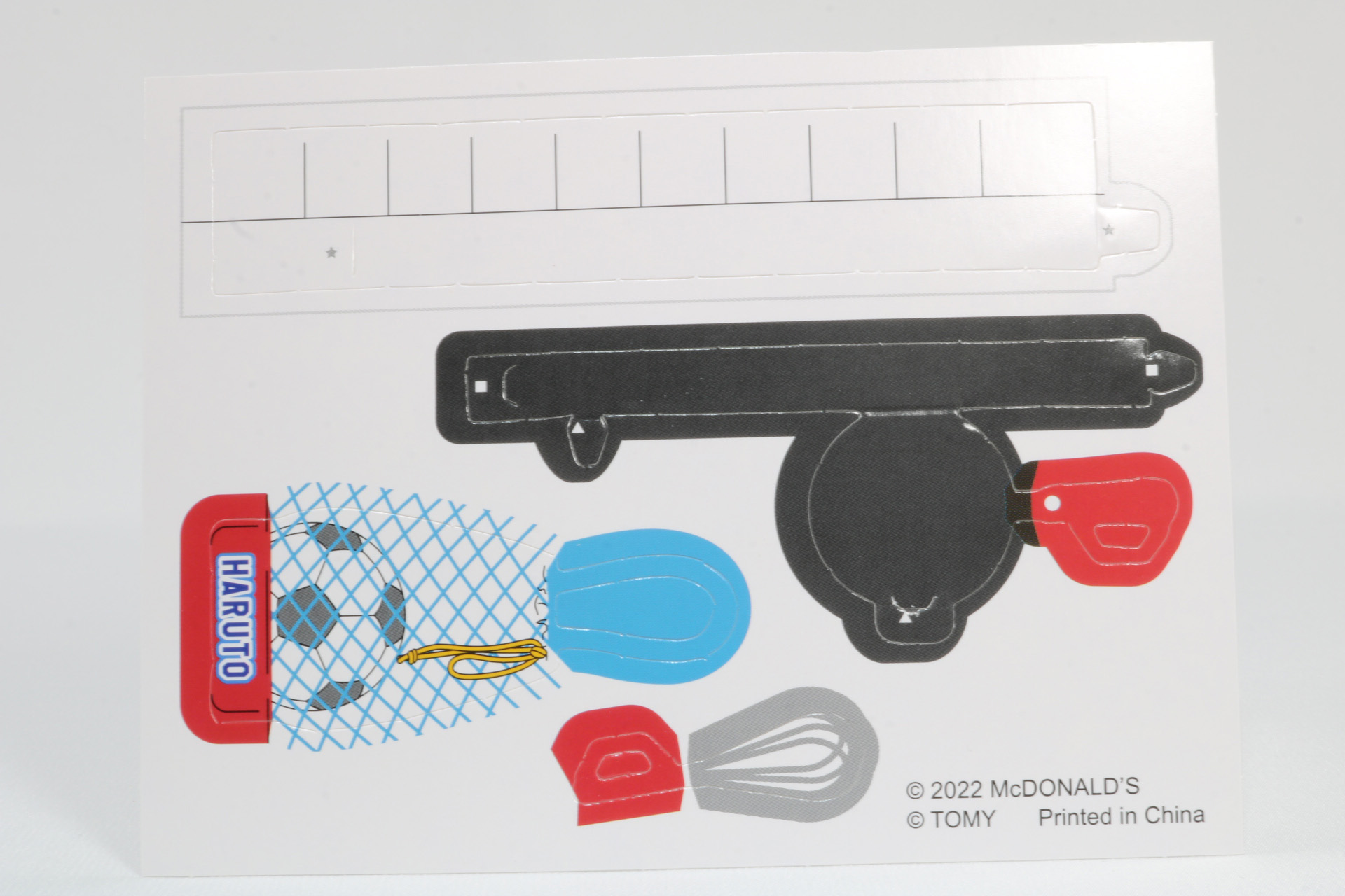 紙パーツはコック帽やサッカーボール入れ