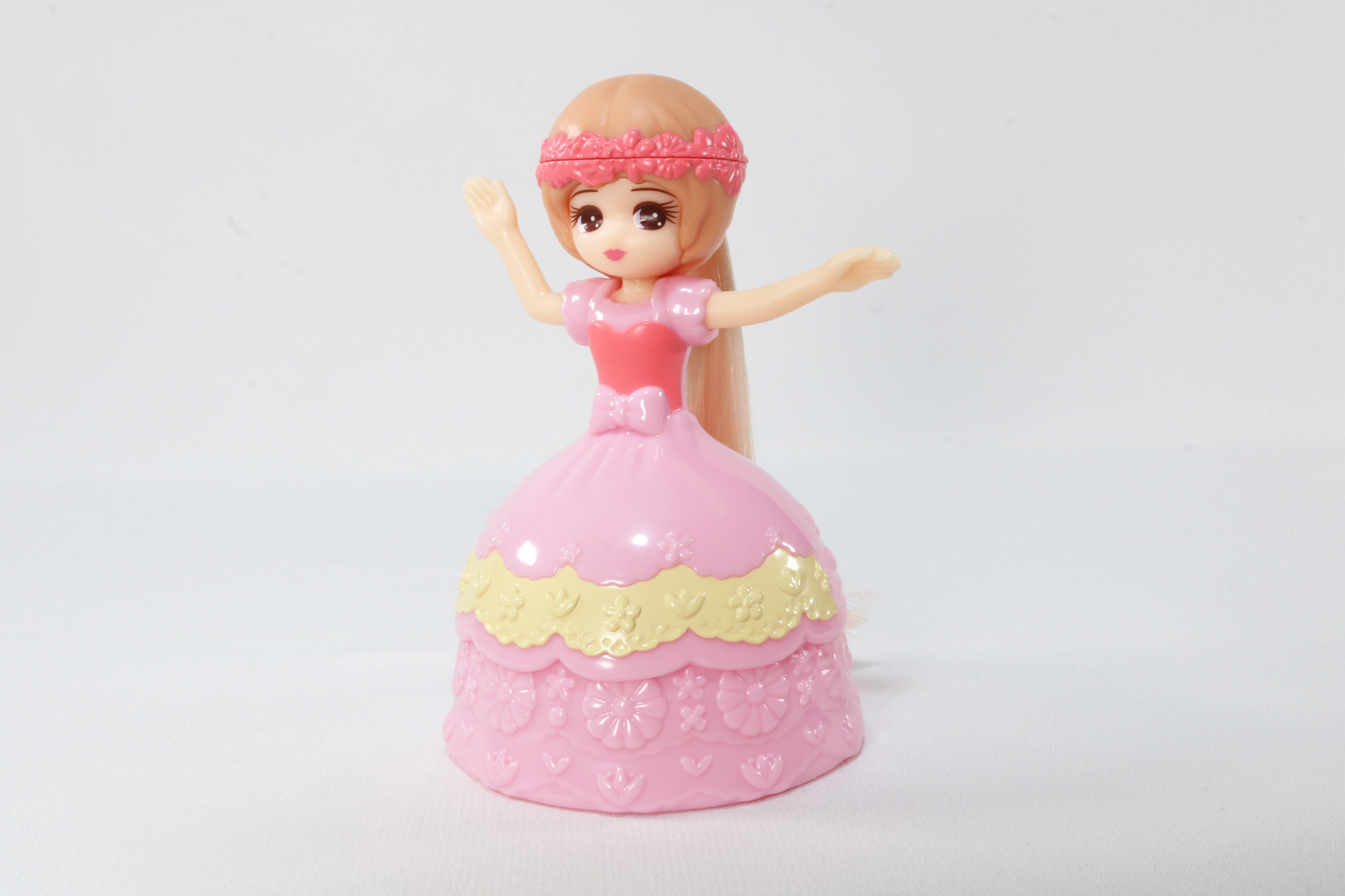 ポニーテールの綺麗な金色の髪