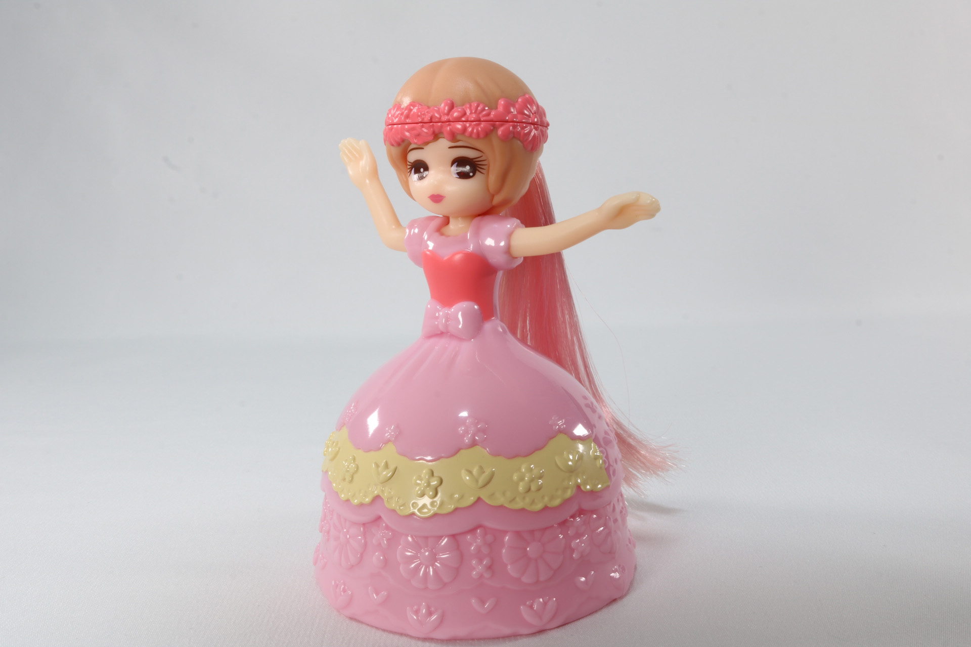 太陽の光を当てるとピンク色に変化