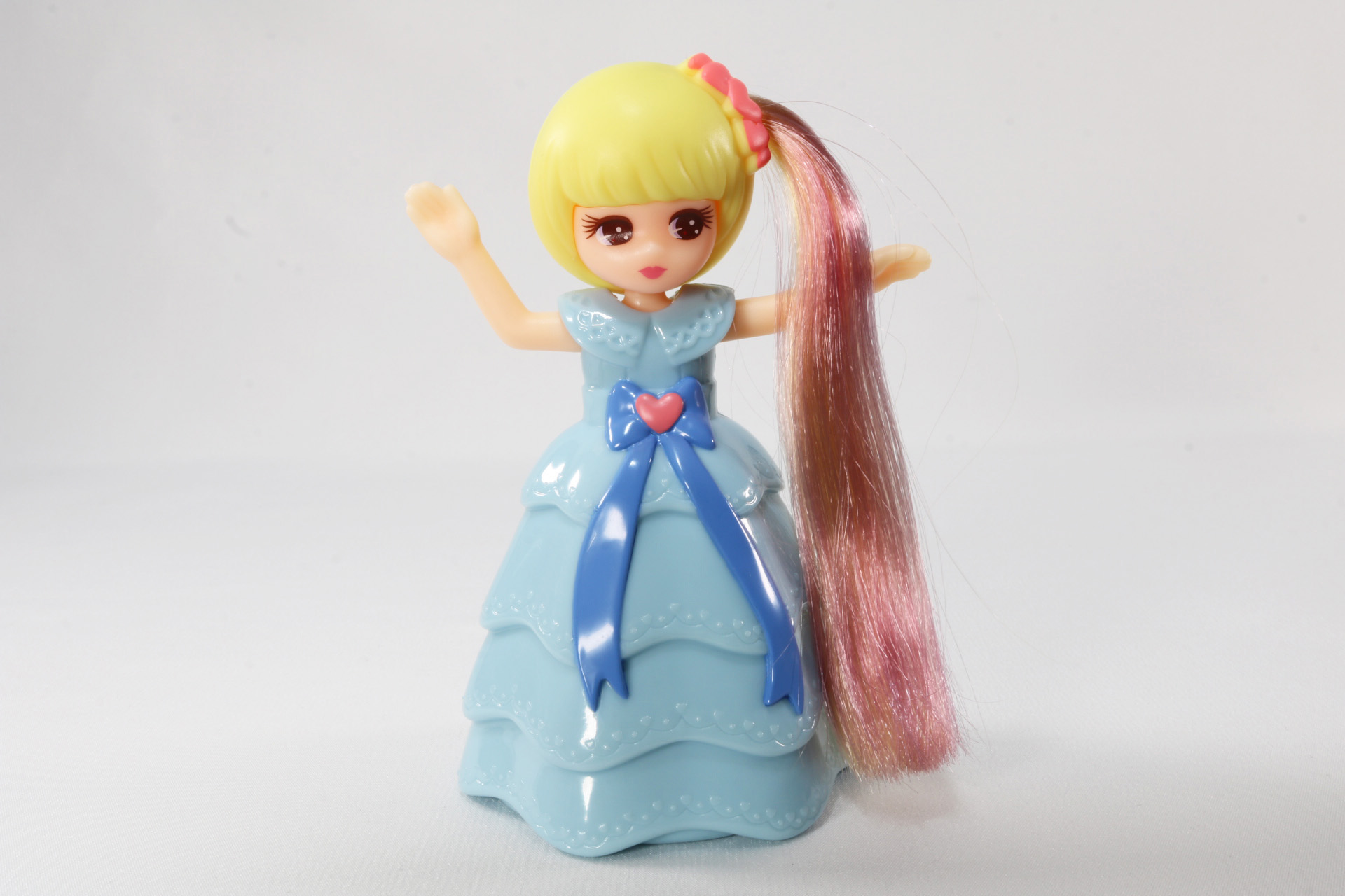 太陽の光を当てることで濃い紫色に変化