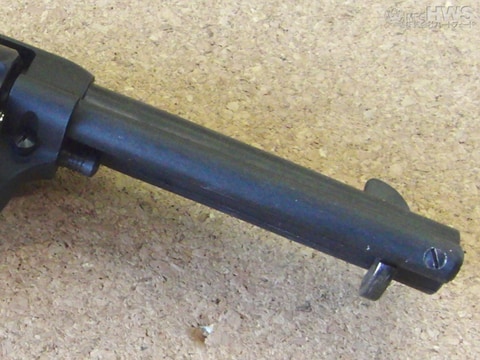 ゴム製だけどモデルガン同様に作動！ ガンプレイの練習に最適な「SAA