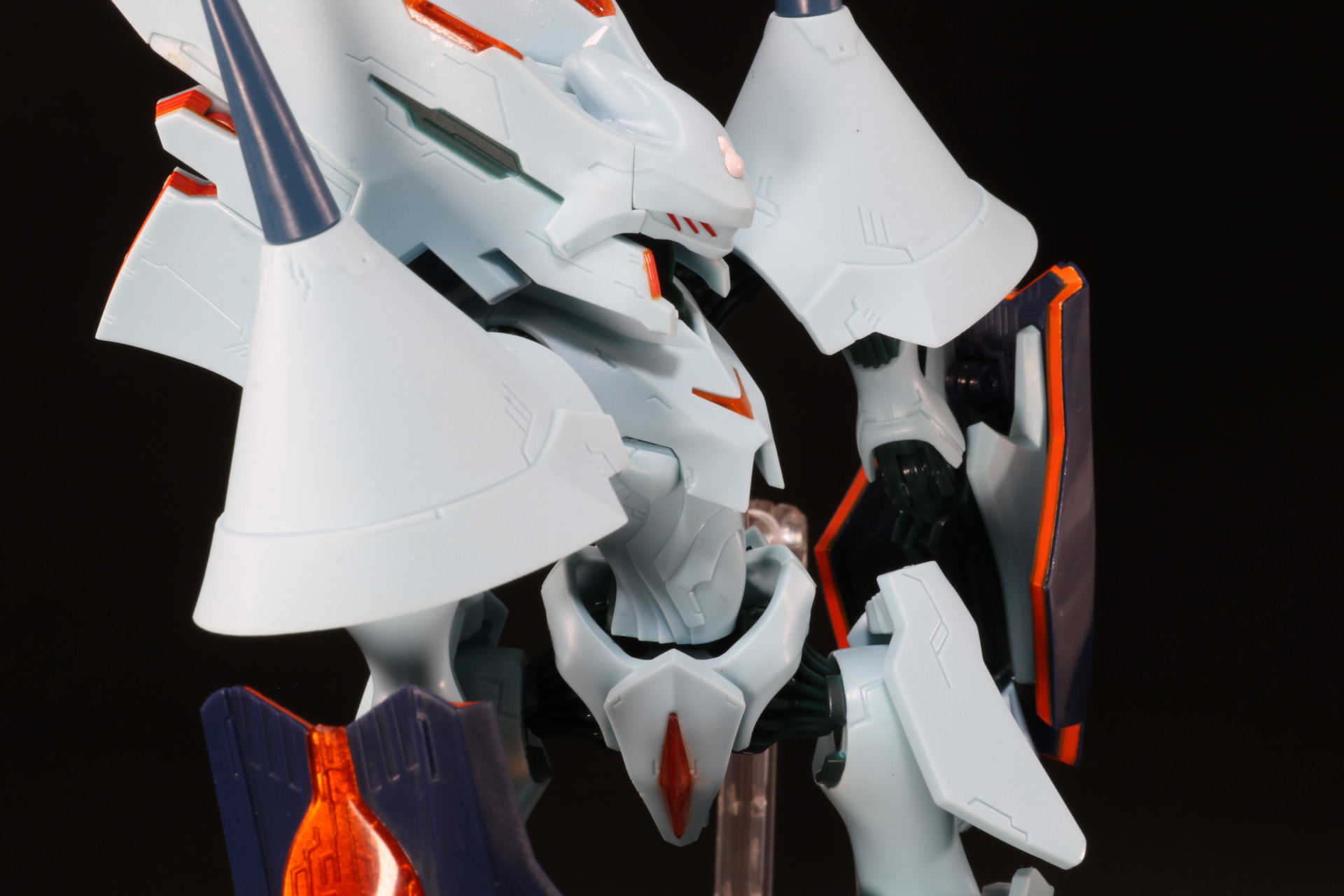 腹部は左右へのひねりができる