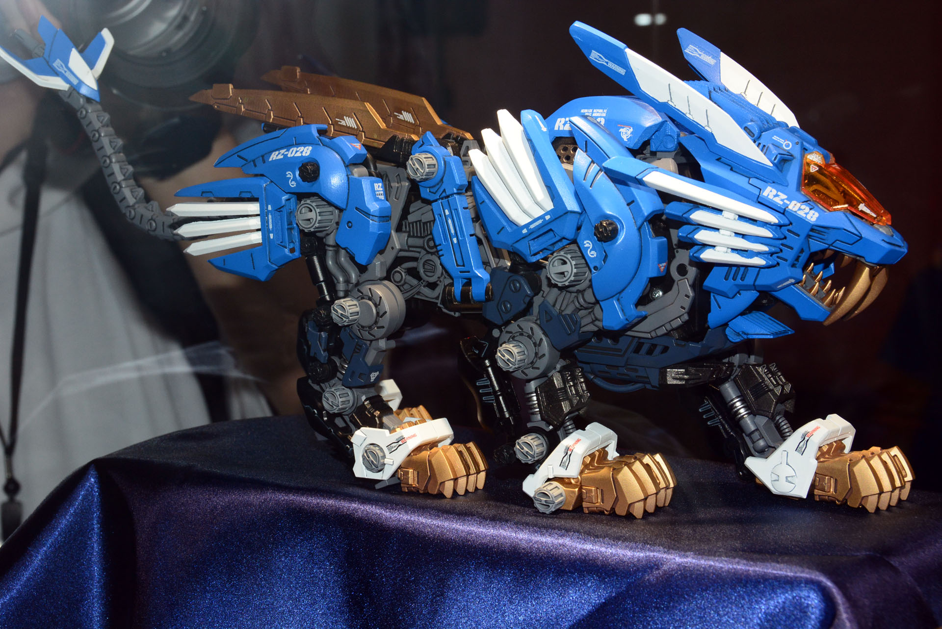 「タカラトミーホビーEXPO」で、展示された「AZ-01 ブレードライガー」。40年にもなるゾイドの集大成となる商品だ