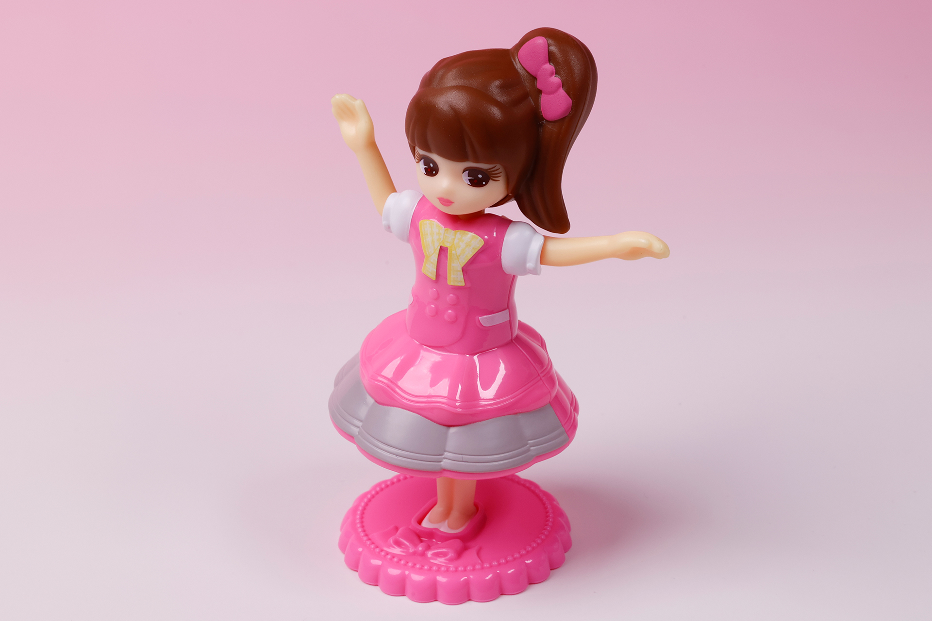 同じ髪型なのに、衣装が変わるだけで異なる印象に見えるから不思議だ