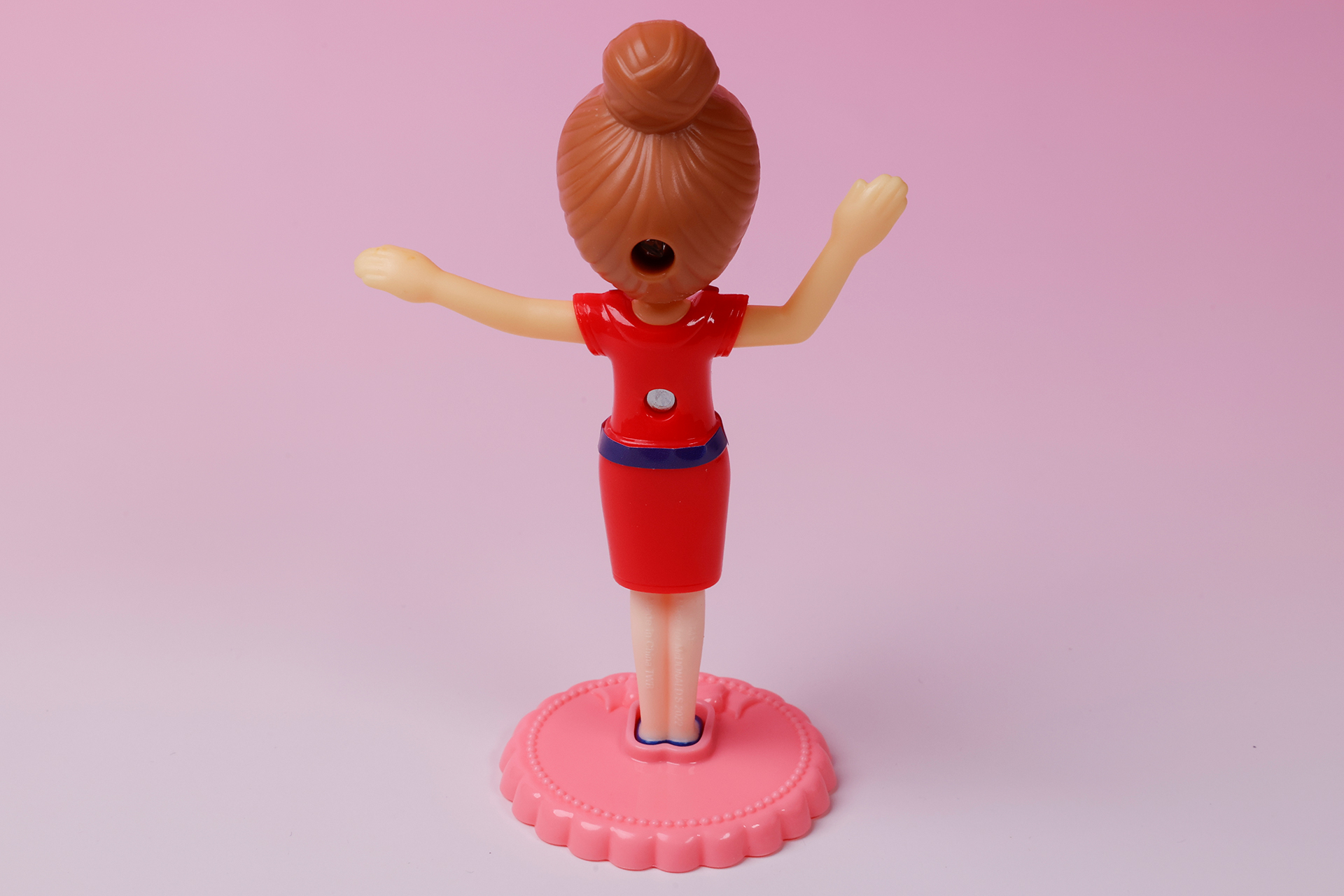 キャビンアテンダント時の後ろ姿はこんな感じ