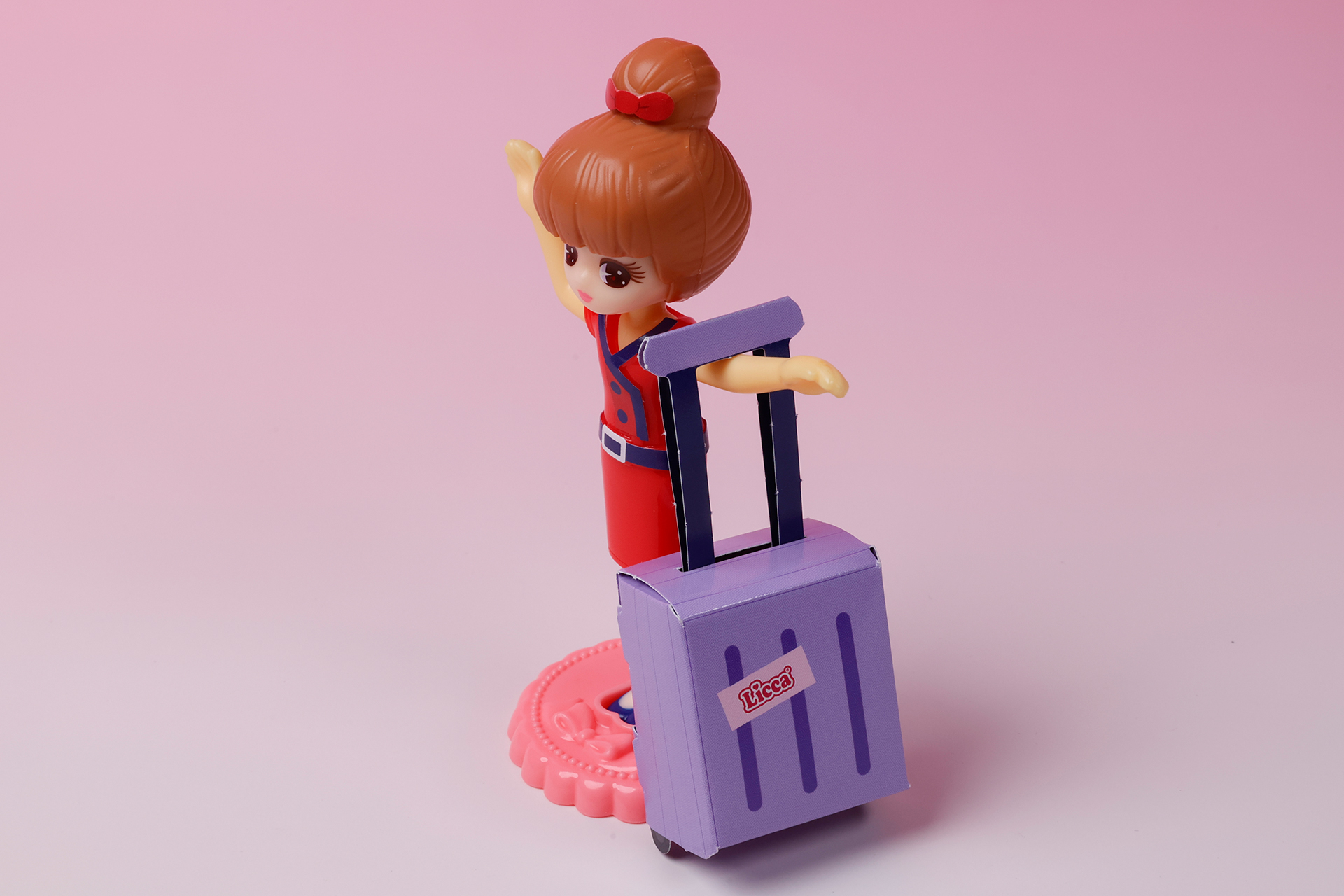 紙パーツのバッグを持たせたところ