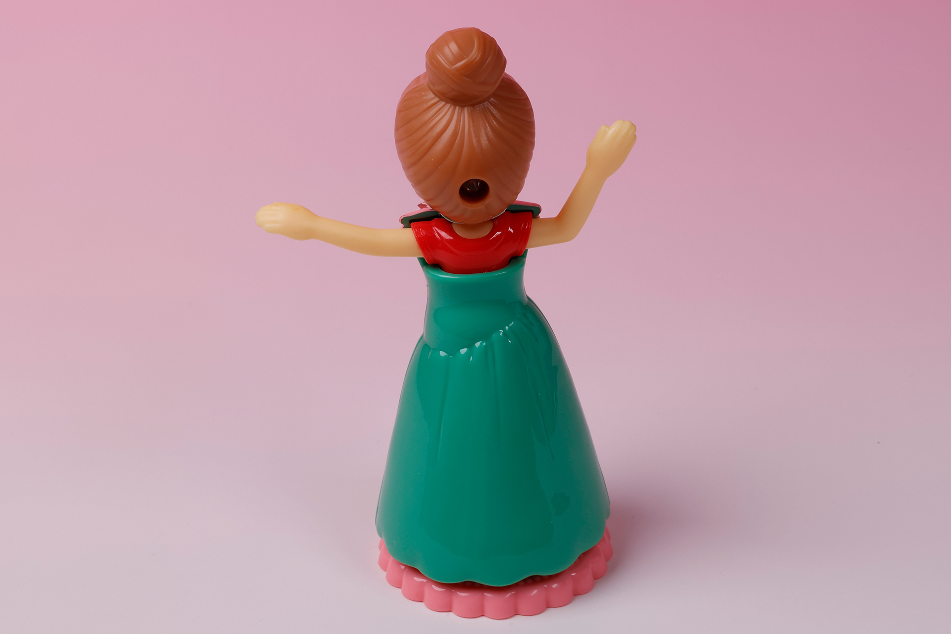 このポーズもどことなくフラダンスを踊っているようだ