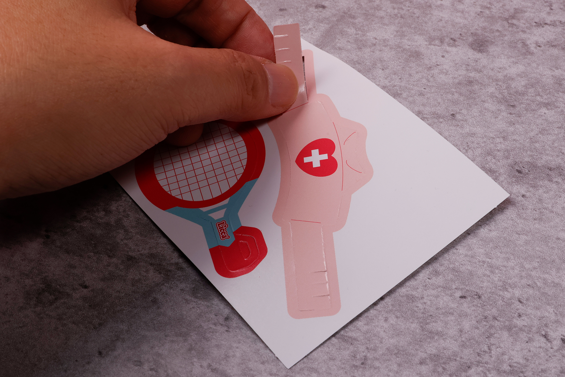 続いて紙パーツで帽子を作っていく