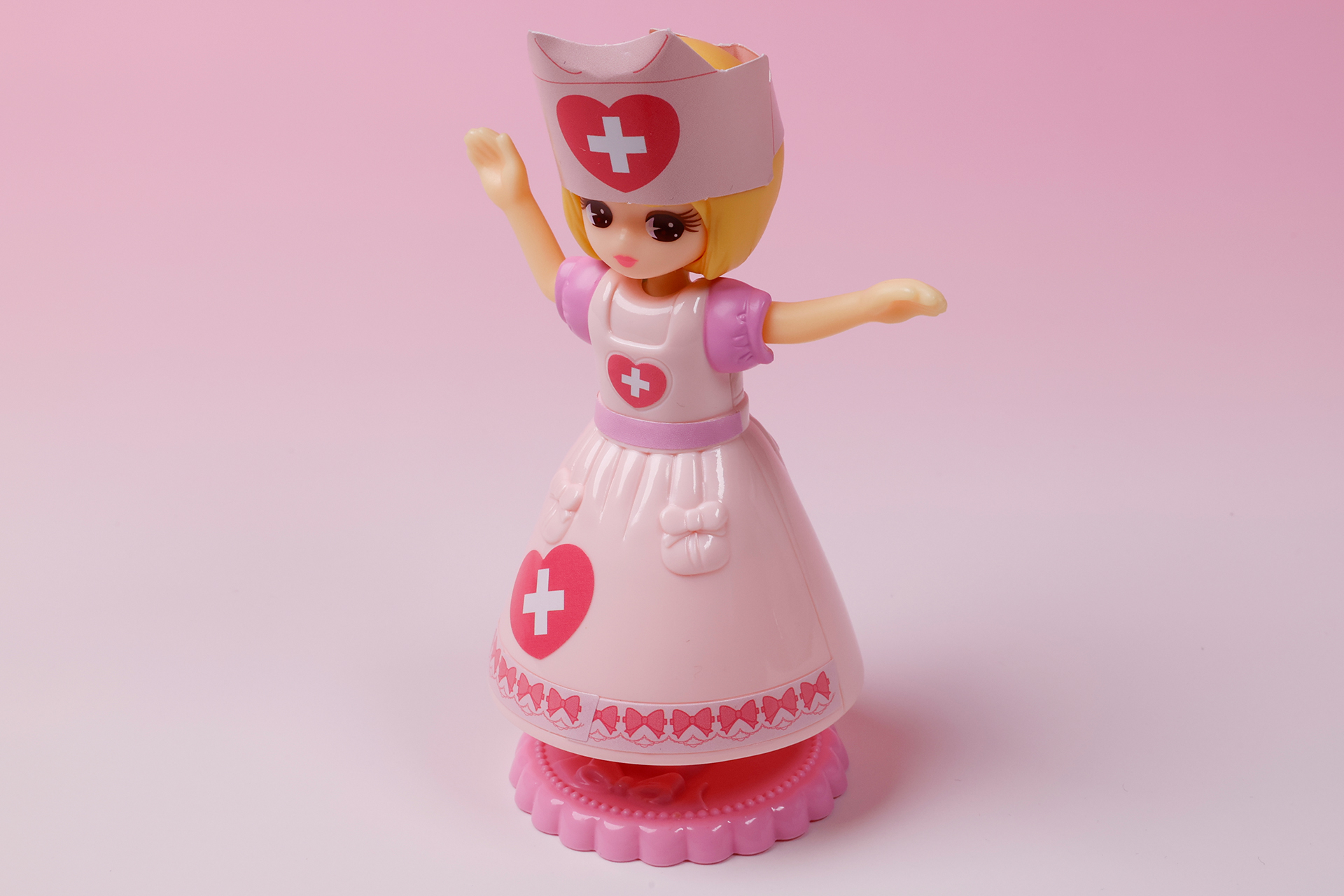 ハートに十字架のマークがキュート！