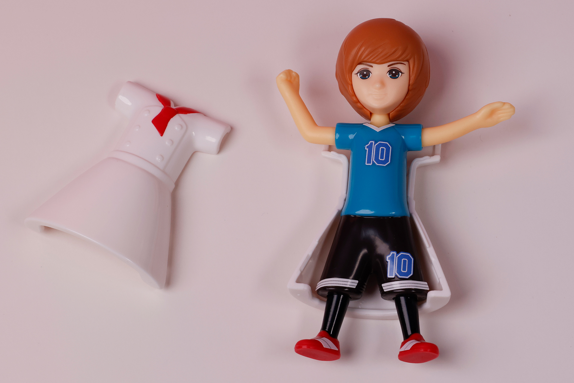 リカちゃん同様衣装ははめ込み式だ。ちなみに、はるとくんだけ衣装の互換性はない