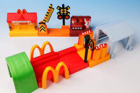 特別企画】ハッピーセット「プラレール」を一足先に遊んでみた！ 車両