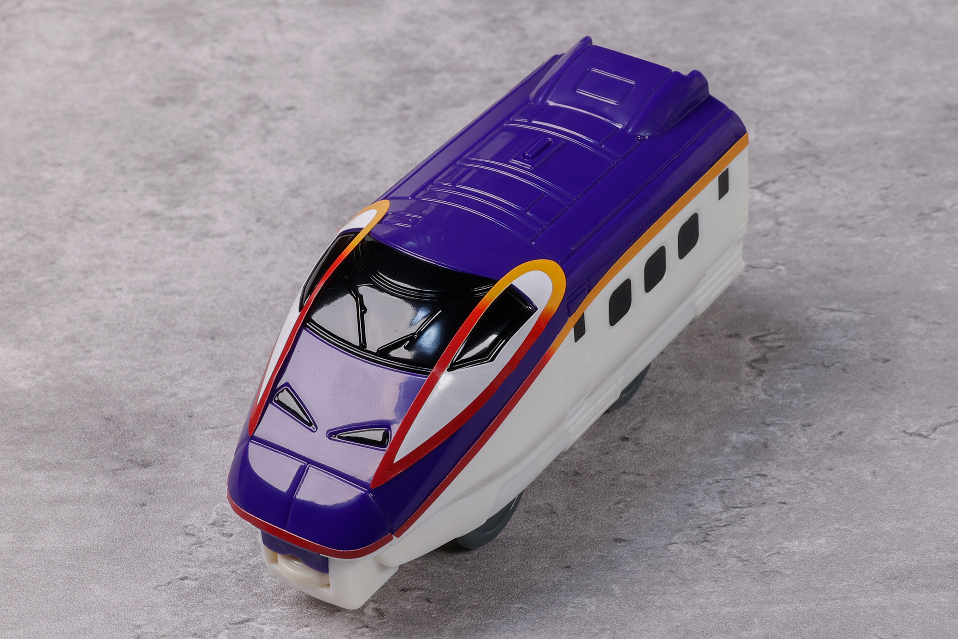 局面に貼るシールがやや難しいが、再現度はなかなかだ