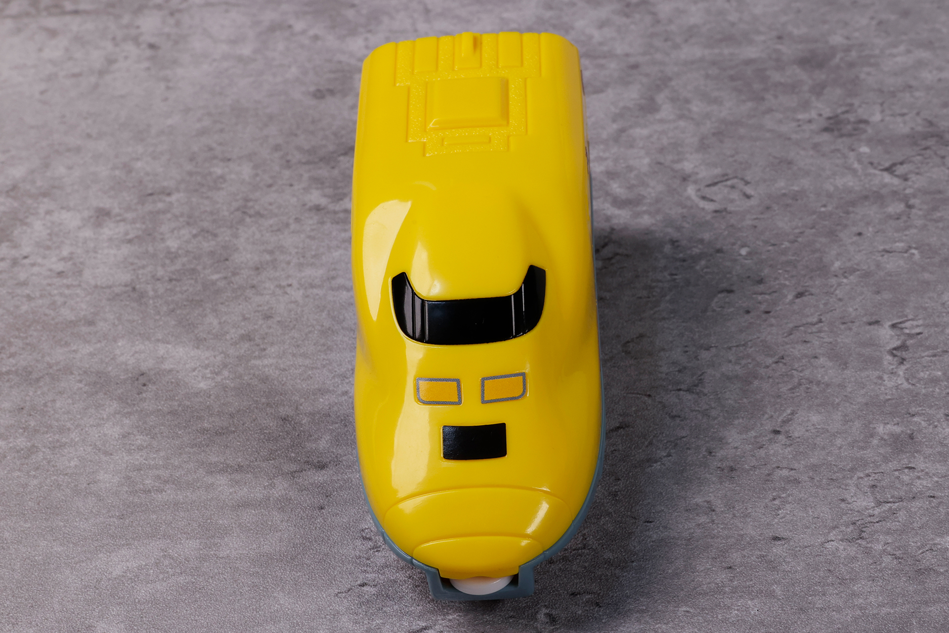 この色合い、まさにドクターイエロー！