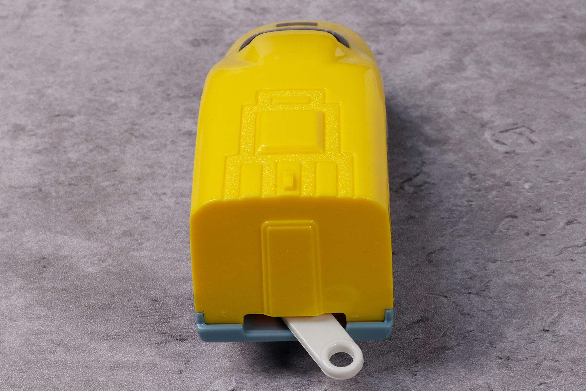 背面側には通路のドアも再現されている