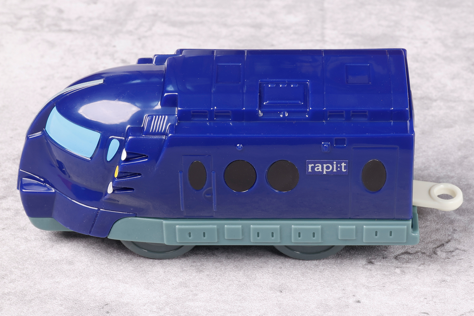 側面にはラピートのマーク入り