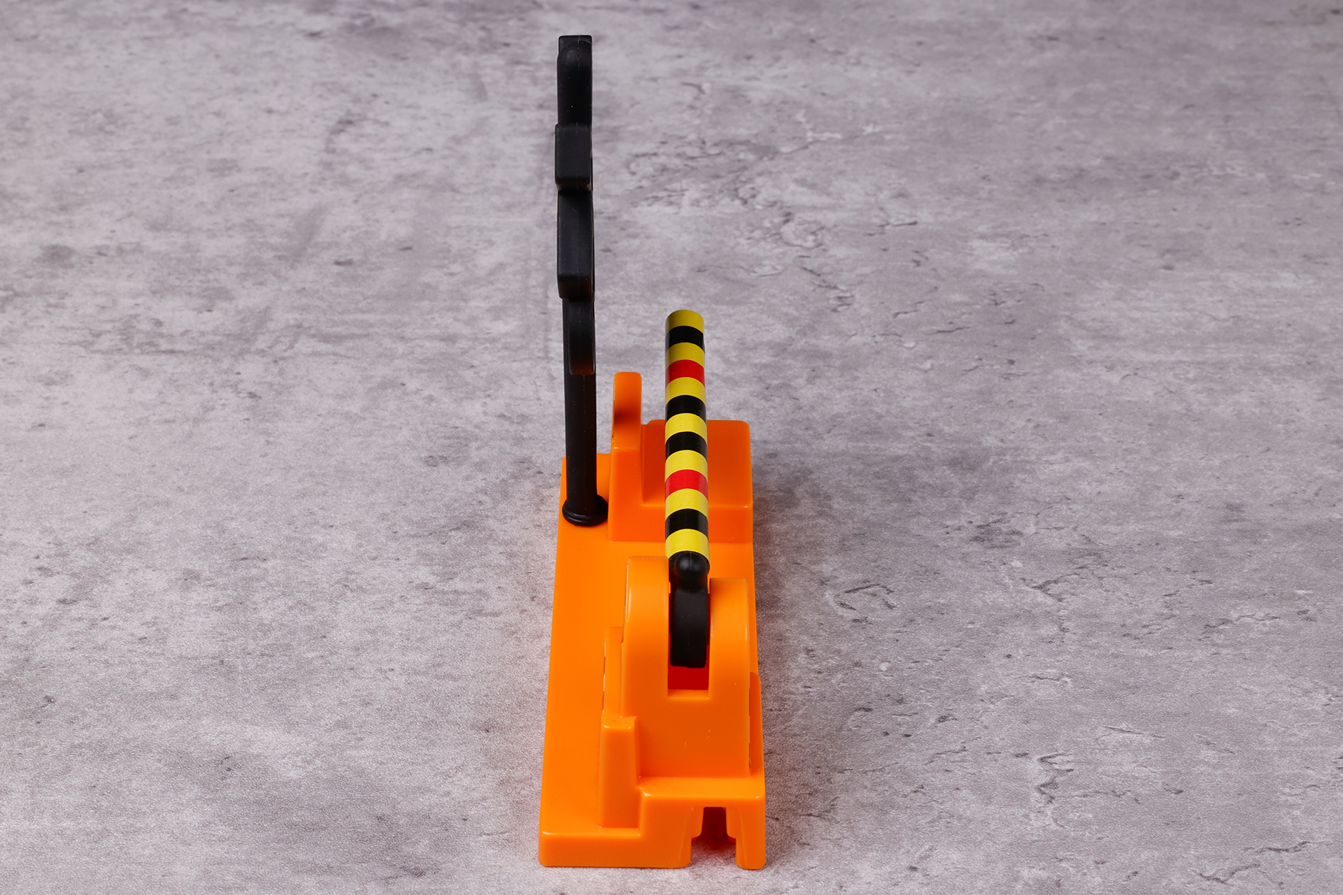 いかにも踏切といったフォルムが、いい感じだ