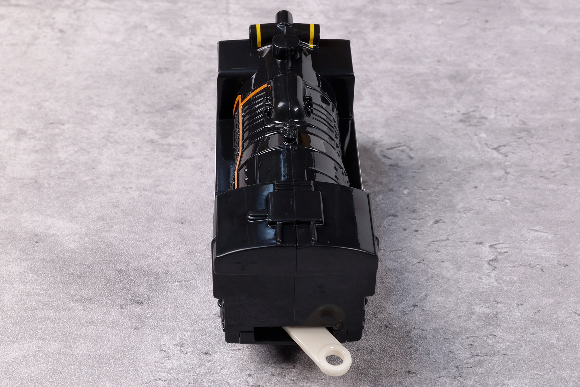 当然のことながら、背面側には扉などはない