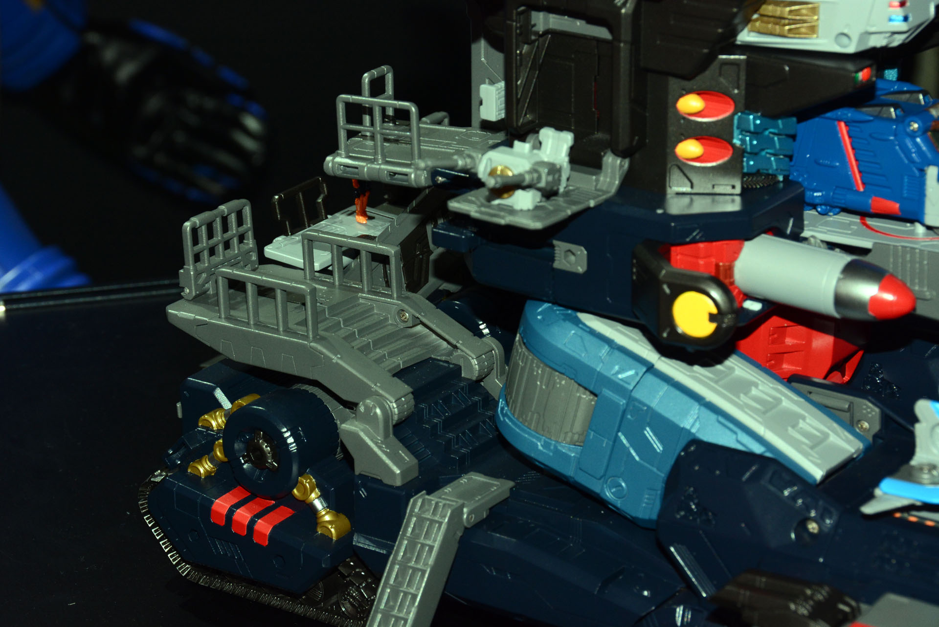 タラップが「基地感」を増す