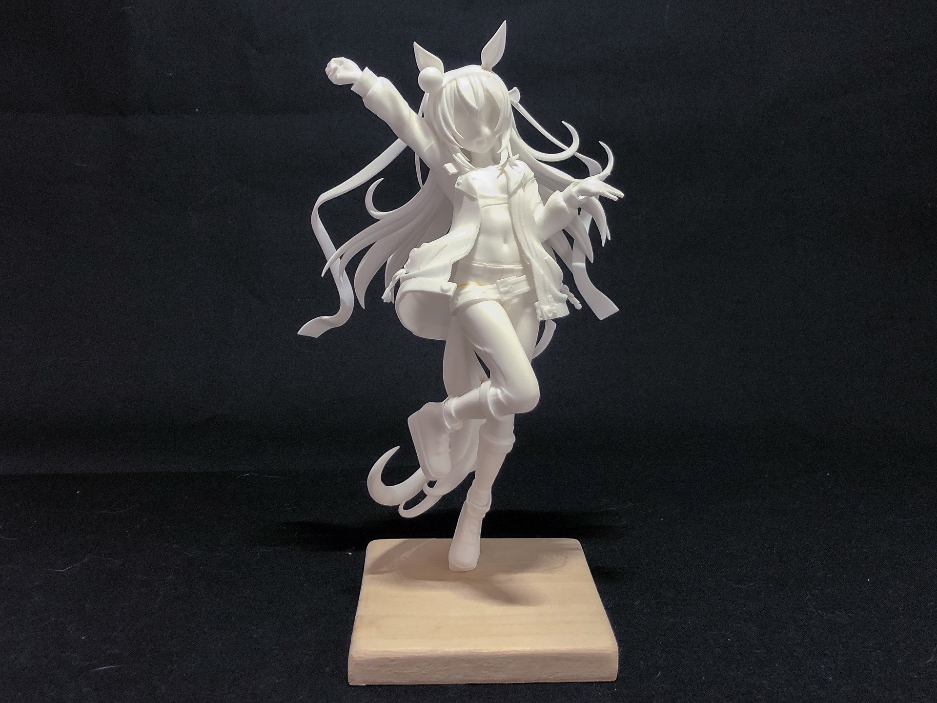 四方から見てみます。細かい部分までしっかりとディテールが作り込まれています。