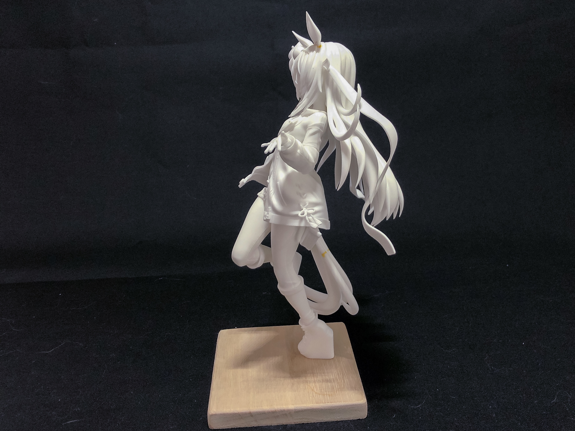 四方から見てみます。細かい部分までしっかりとディテールが作り込まれています。