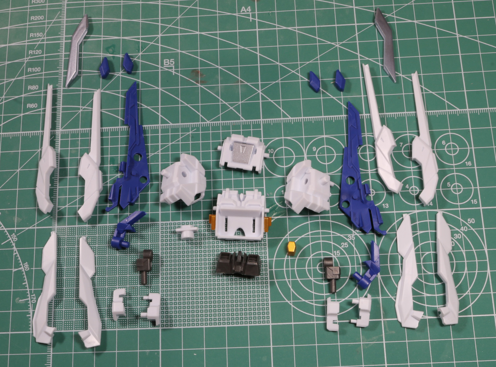 パーツ分けによって細部まで色分けされている