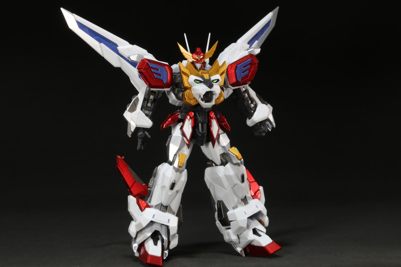 パースつきカイザーソードでよりダイナミックな表現ができる