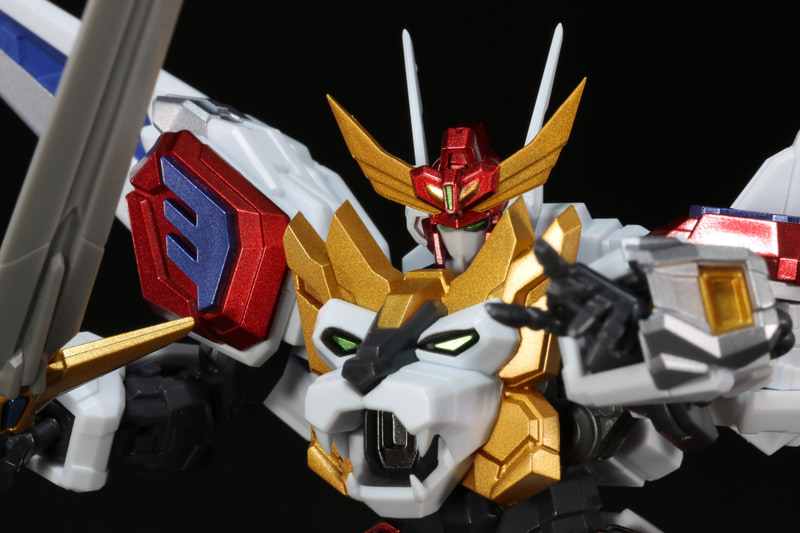 パースつきカイザーソードでよりダイナミックな表現ができる