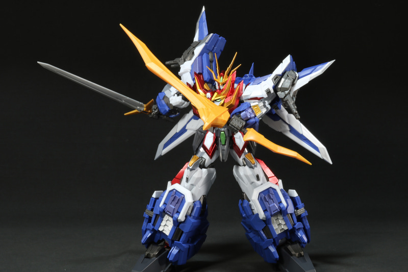 パースつきのカイザーソードは補助支柱で支える