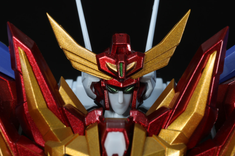 キングエクスカイザー頭部のマスク無しフェイス