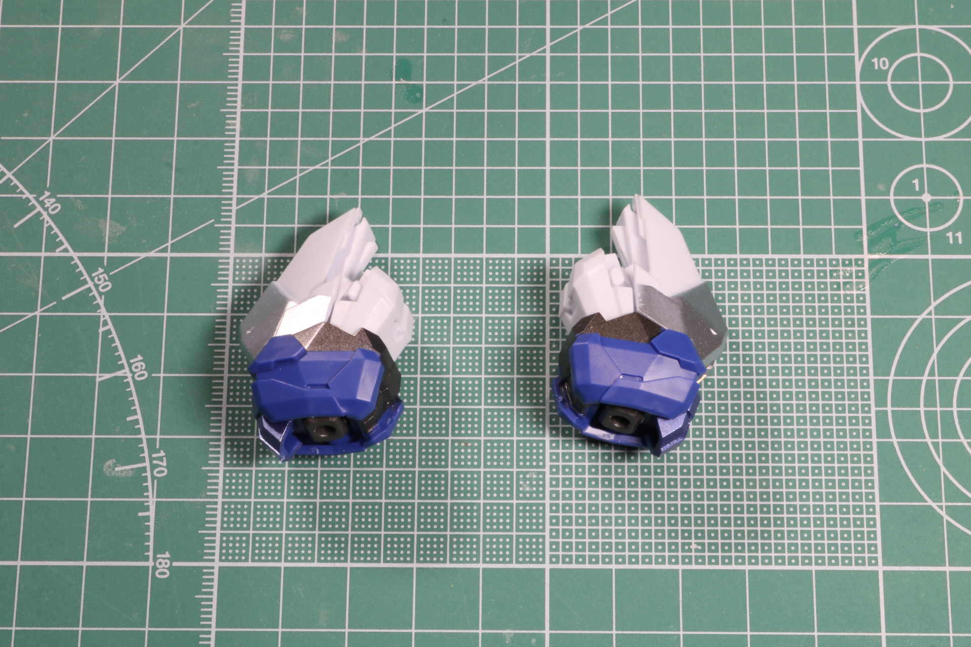 中核となる接続パーツにグレートエクスカイザー時の腕の追加アーマーを付けた部分