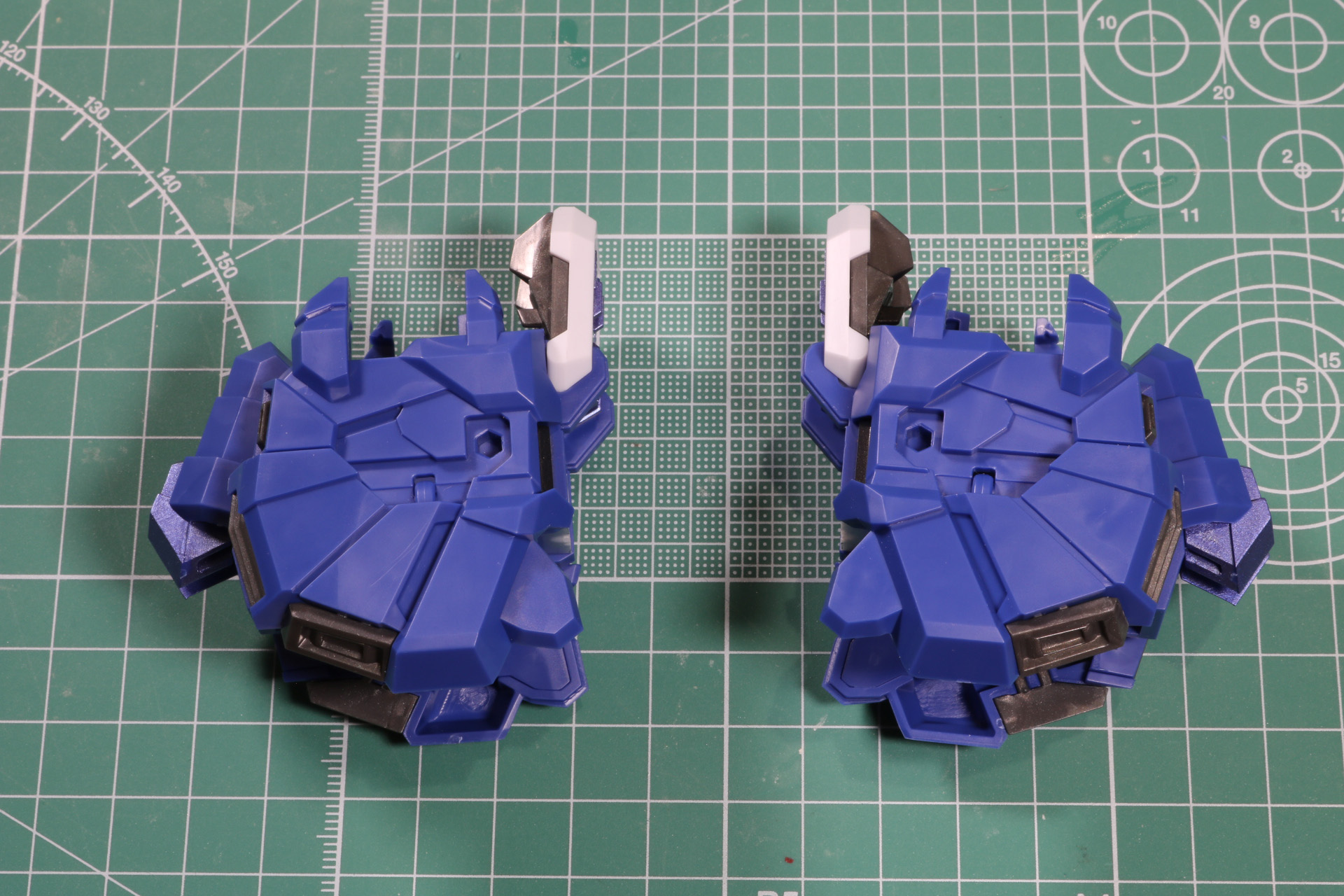 細かいパーツで緻密に構成された部位。グレートエクスカイザー時の脚部追加アーマーとなる