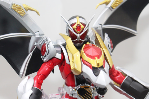 SHFiguarts 仮面ライダーウィザード フレイムドラゴン/オールドラゴン Amazon.co.jp: バンダイ(BANDAI) S.H.Figuarts（真骨彫製法
