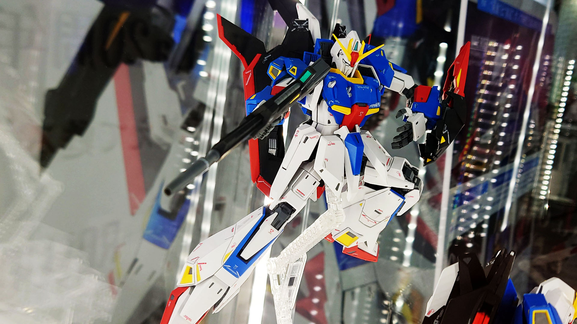 Ver.2.0のボックスアートを彷彿とさせるポージング、やはりかっこいい！