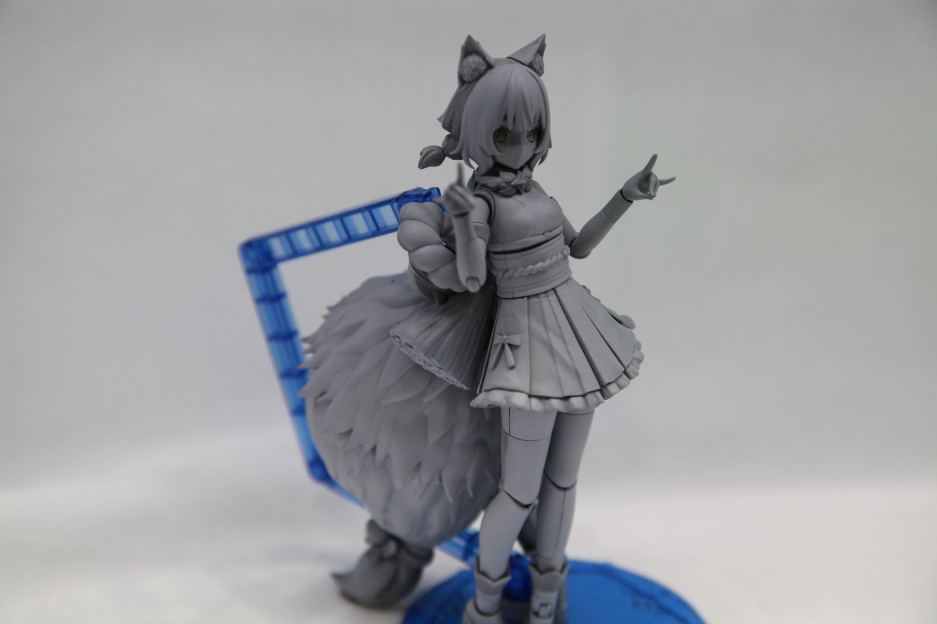 尻尾は下半身ほどの大きさもある