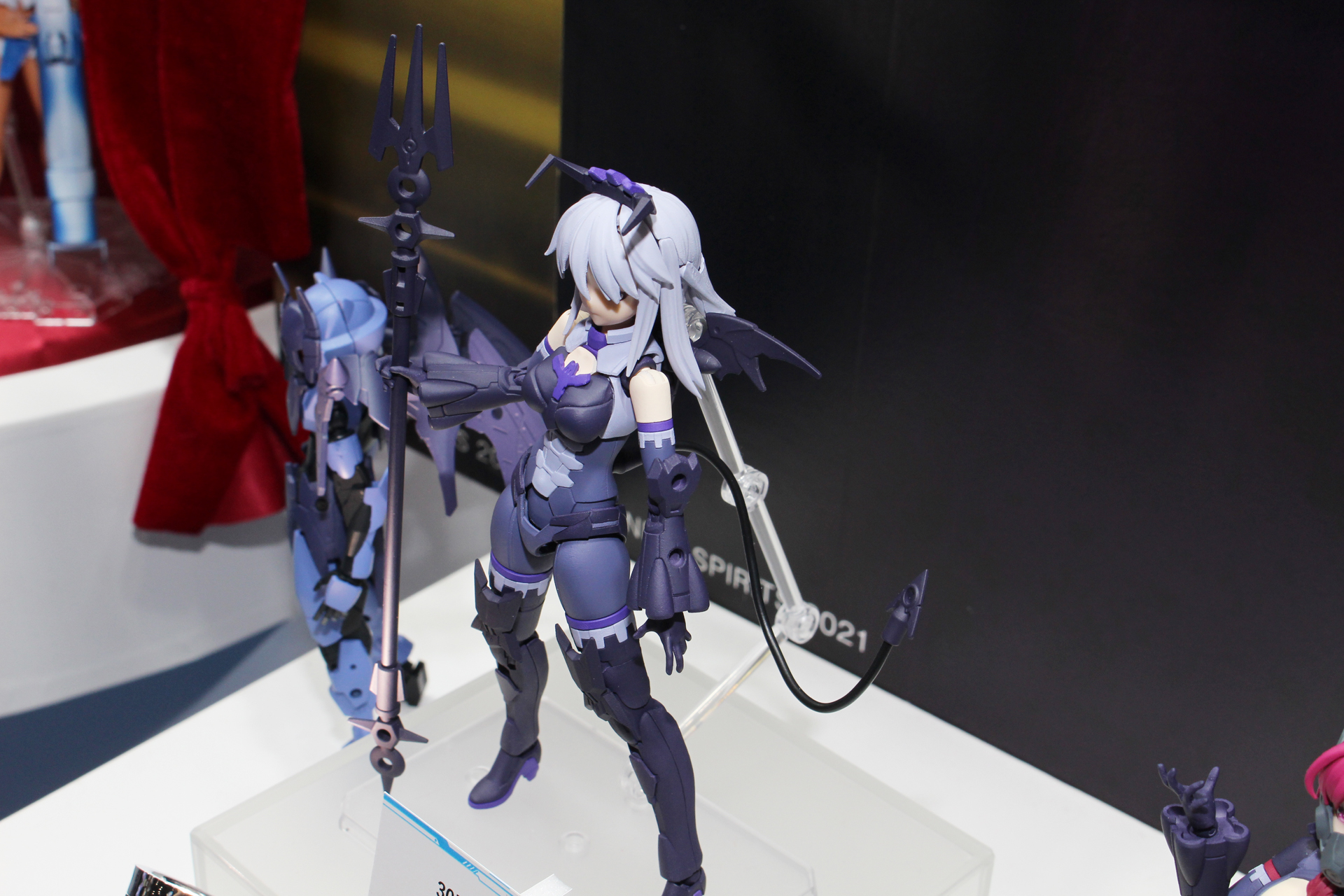 魔族のようなデザインが印象的なシスター。リシェッタのライバルのイメージで、背が少し高いらしい