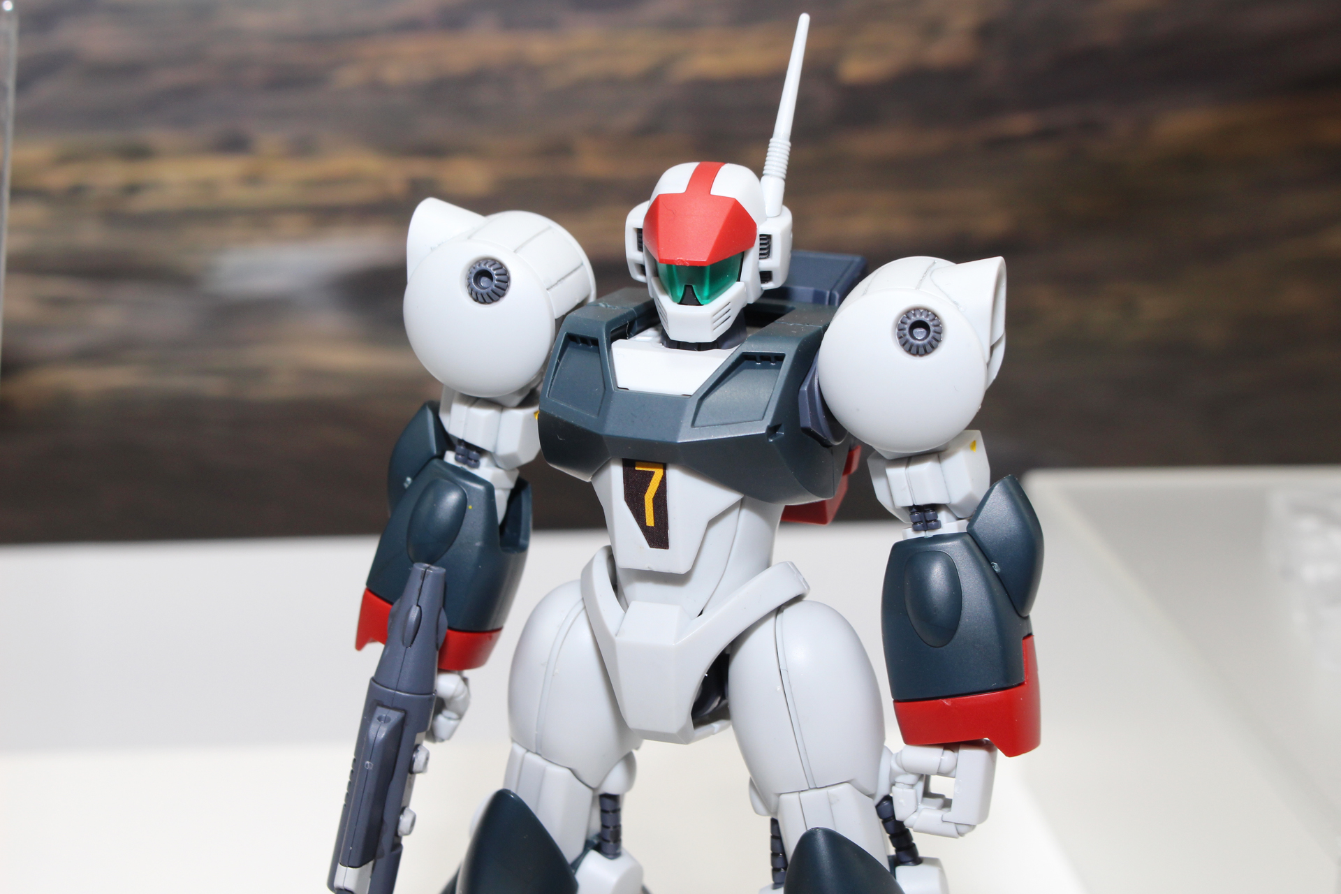 40年の時を経て蘇るプラモデルのバイファム。可動や合わせ目の処理など、現代の技術に基づいて設計されている