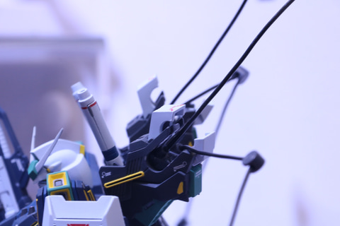 模型ホビーショー】νガンダムの系譜を感じてほしい「METAL ROBOT魂