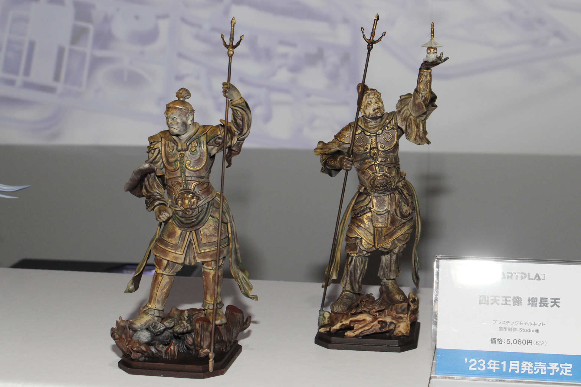 こちらはBOME氏による塗装見本。塗装によってさらにリアルな仏像に仕上がる