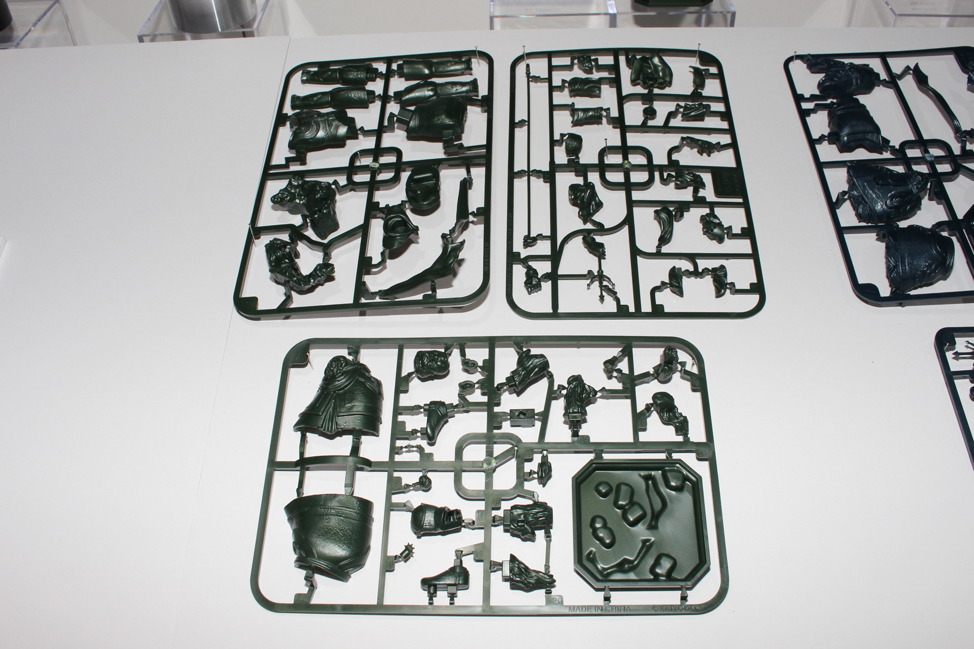 持国天のパーツ構成。パーツ自体は多くなく、難しいところはない