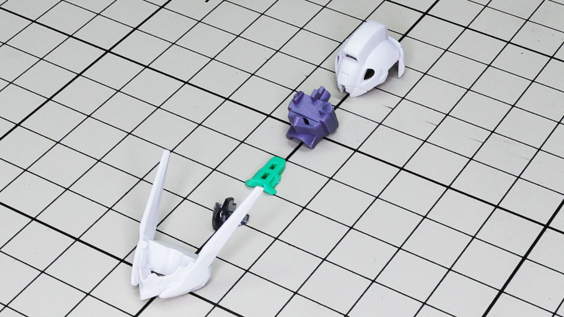 たったの5パーツで構成される頭部